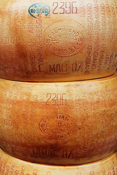 parmigiano reggiano01 some rights reserved.jpg